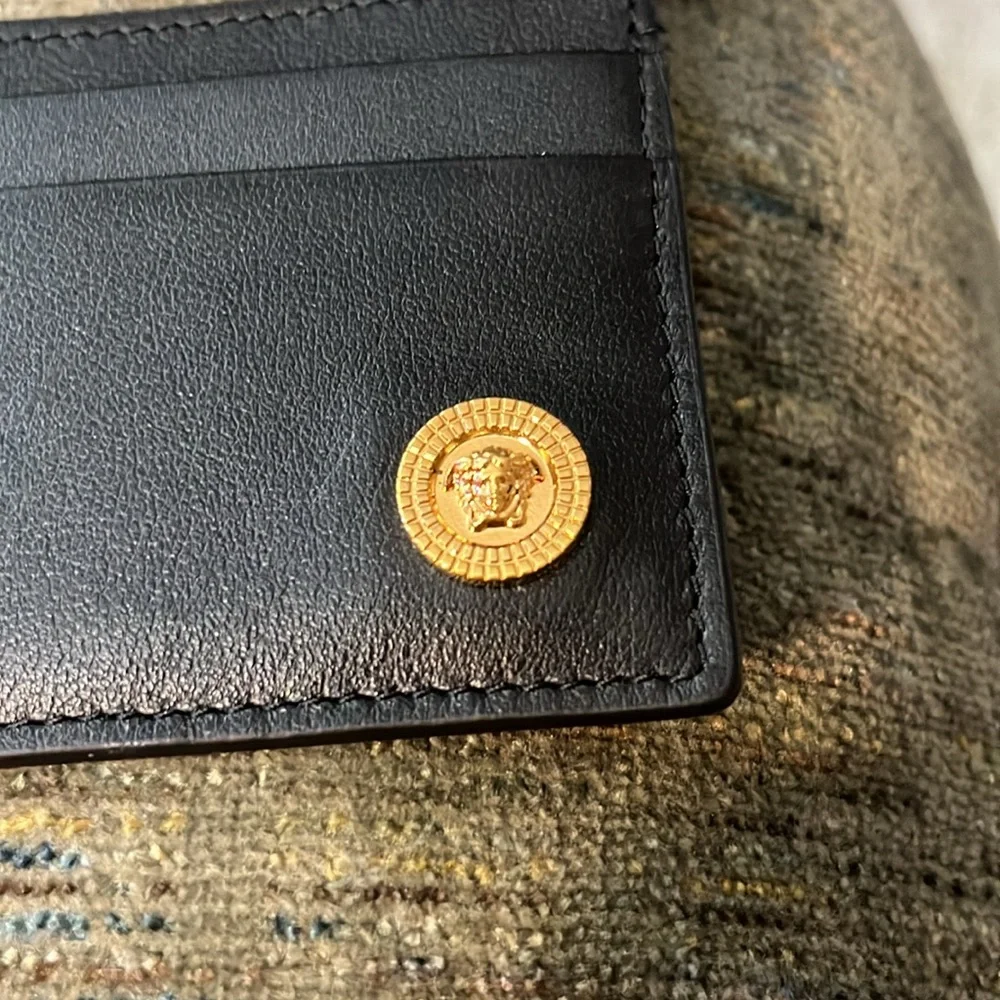 Versace Black and Gold Card Holder - Picture 5 of 5